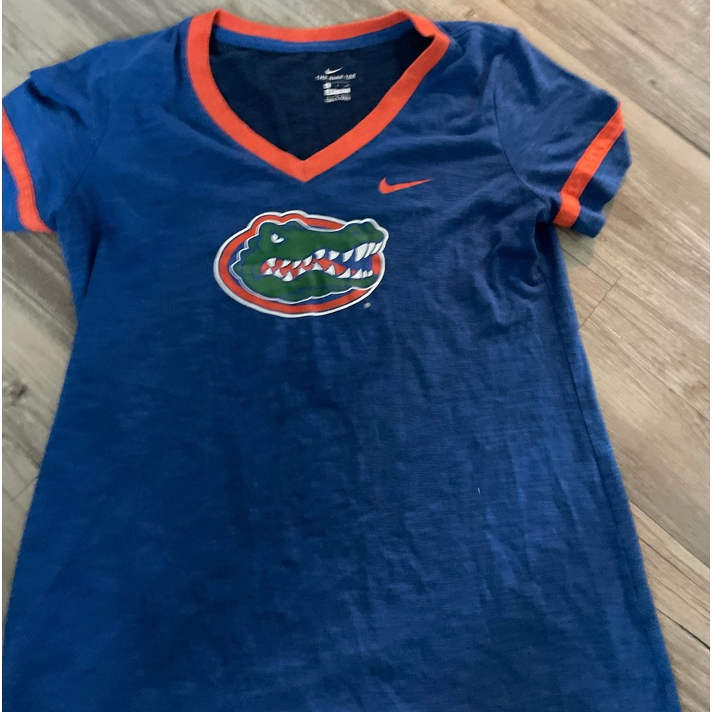 Nike V-neck Gators t-shirt